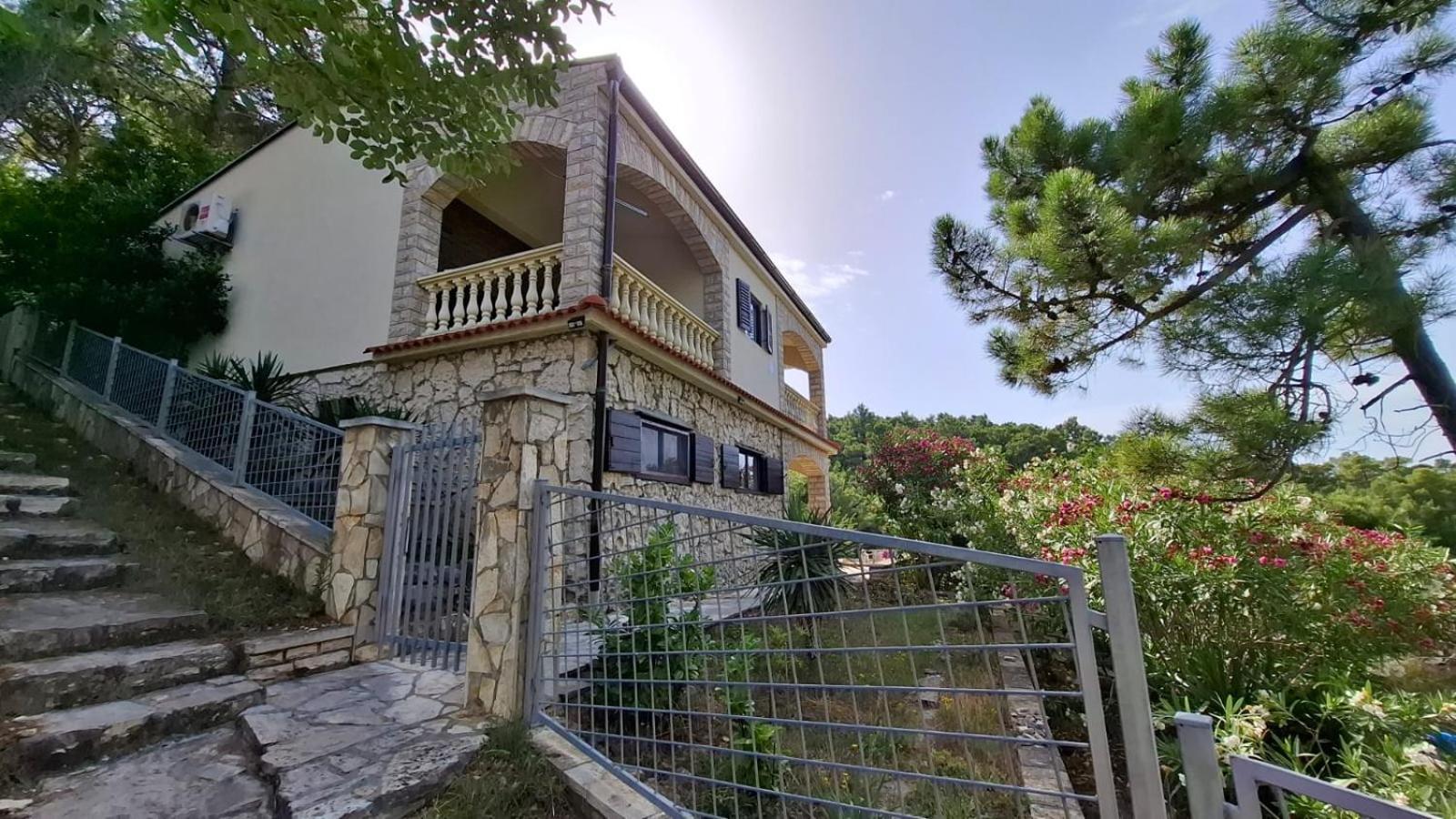 Apartman Karin Donji Karin Eksteriør bilde